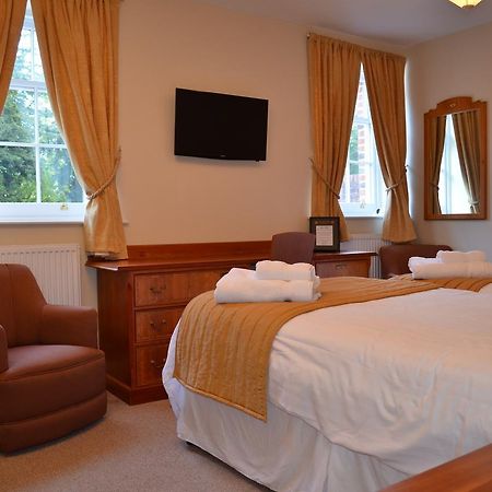 The West Wing At Everleigh Manor Hotel ภายนอก รูปภาพ